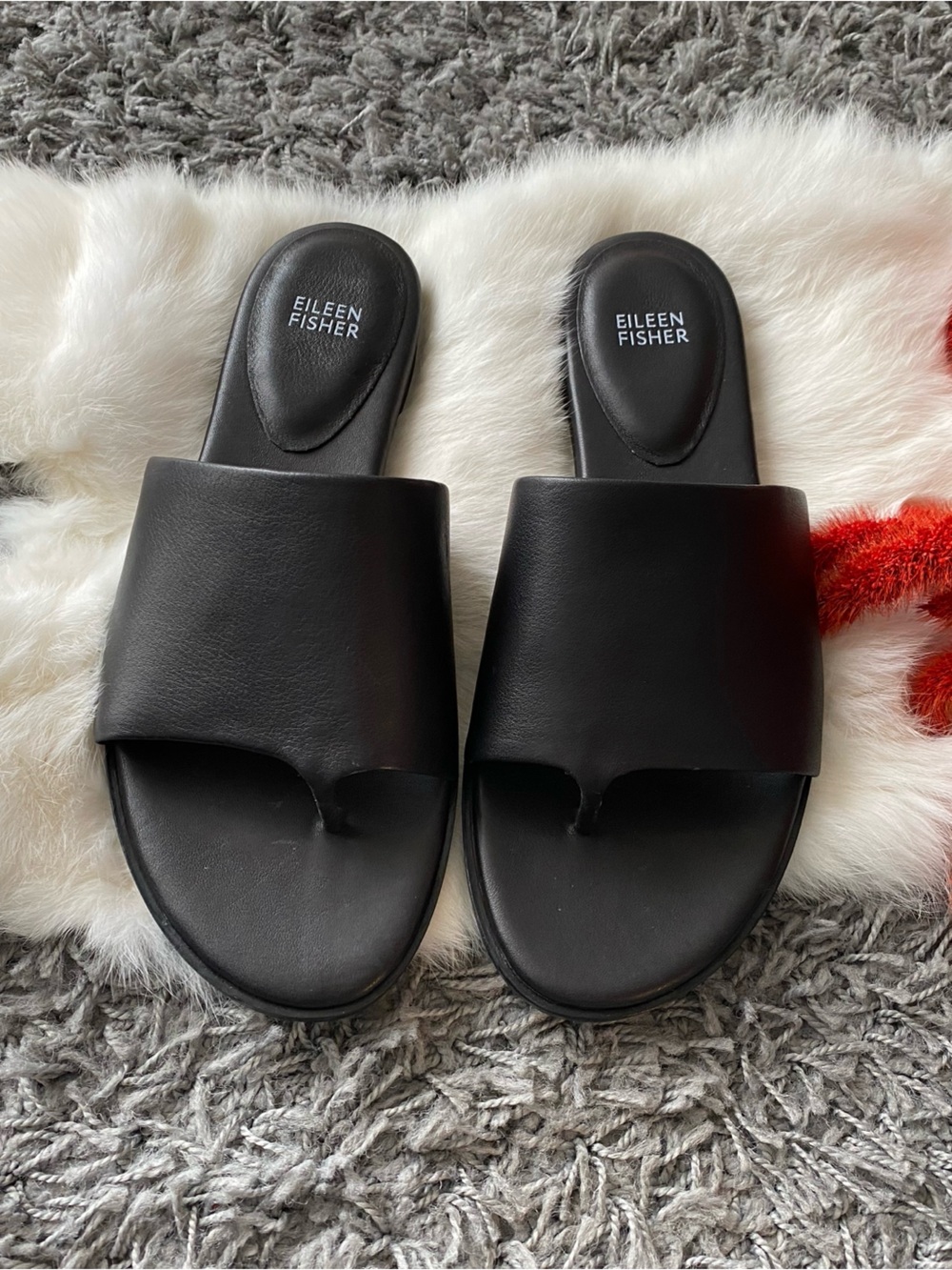 EILEEN FISHER Black Leather Toe Loop Slide Sandals